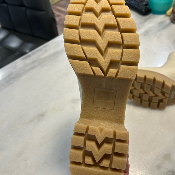 Dolce Vita Castor H2O Ivory Leather Boot 8 - Picture 6 of 9